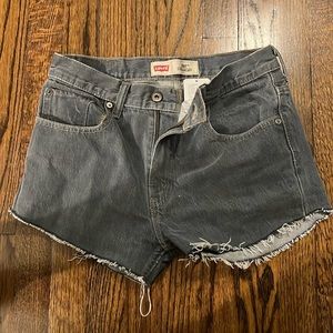 NWT UO /Levis Urban Renewal Jean shorts. Size small Fit size 2/4